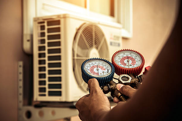 Professional Hvac technician working in Palm Desert, CA